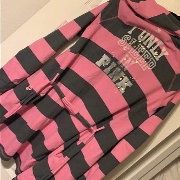 Pink robe - Picture 4 of 4